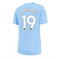 Camisa de Futebol Manchester City Julian Alvarez #19 Equipamento Principal Mulheres 2023-24 Manga Curta